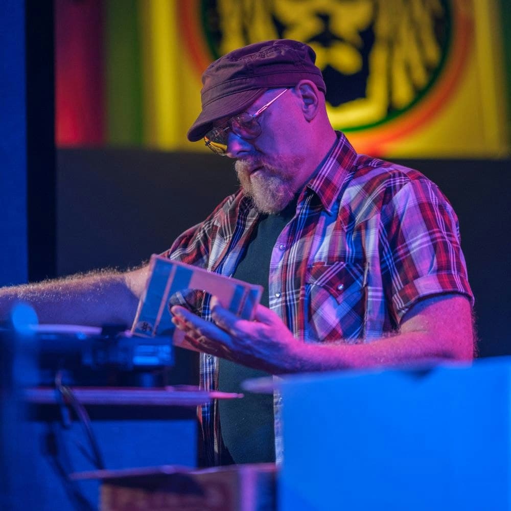 Country On Madison: Vinyl DJ Sets with Lawrence Peters @ Bobby's Eastside (FREE)