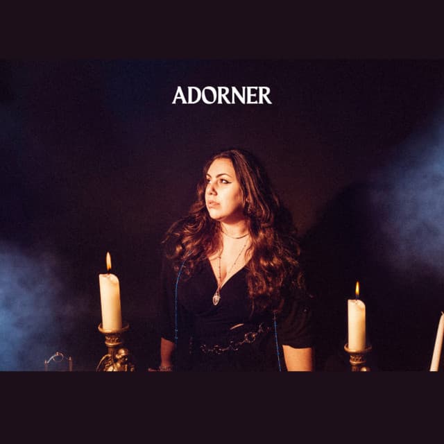 Adorner